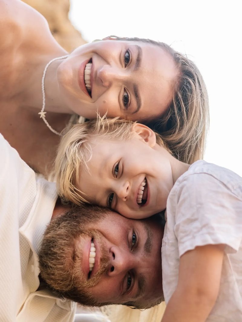 Family photo session in Ravda, frame 16
