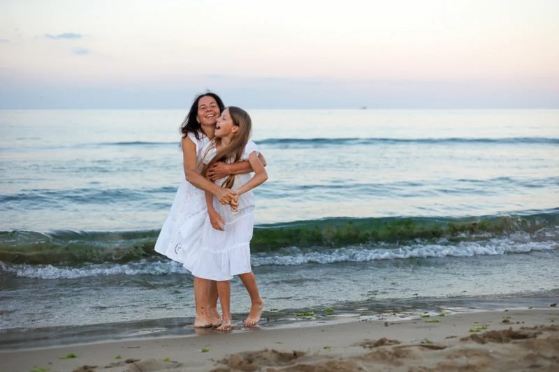 Family photo session in Sunny Beach, frame 11